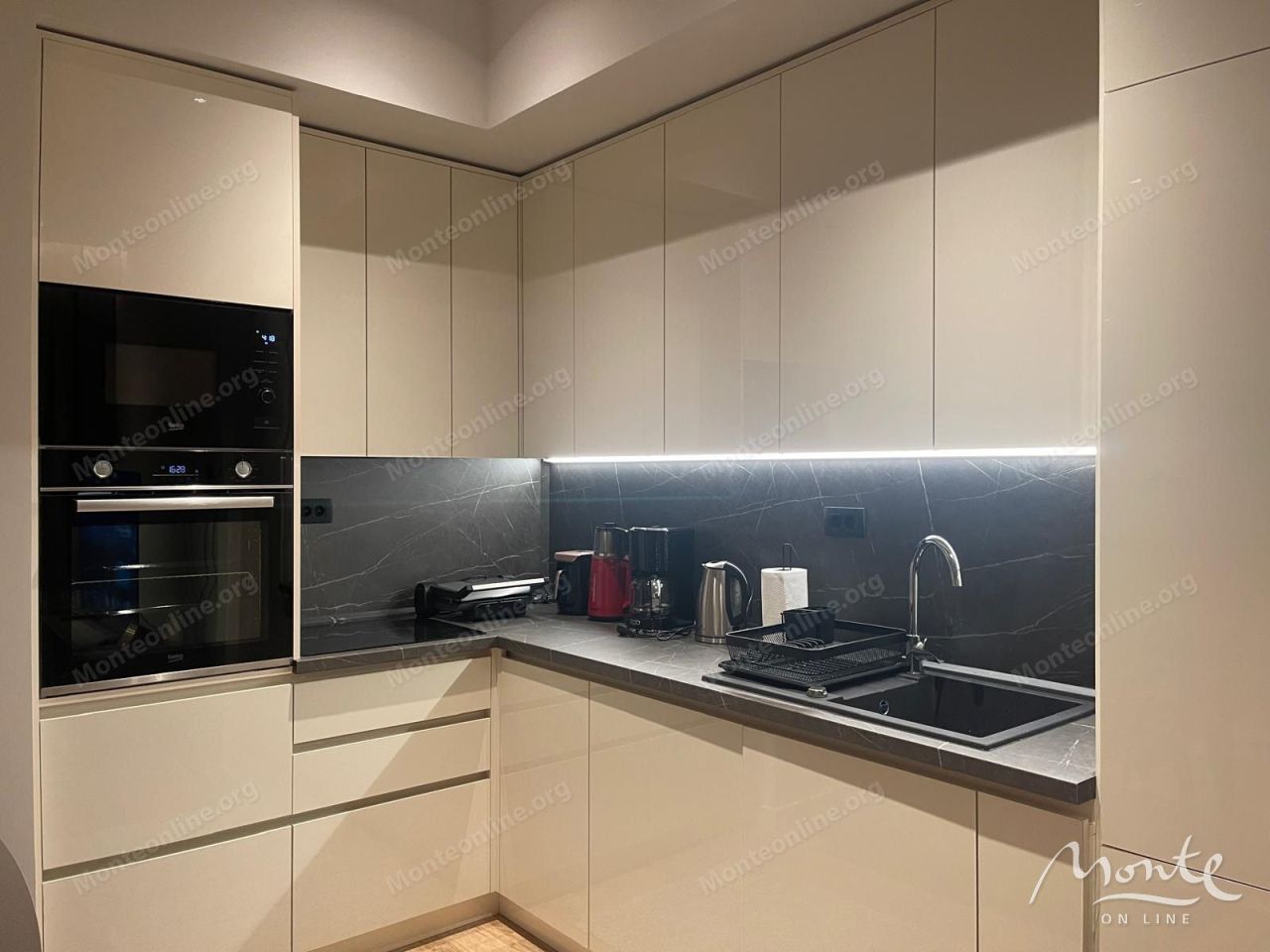 Apartment in Tivat, Montenegro, 90 m² - picture 10