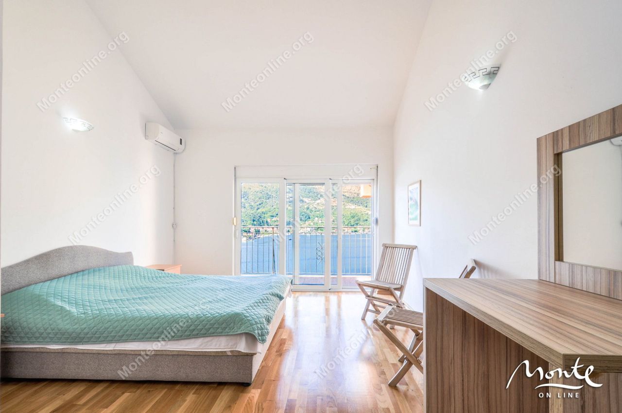 Villa a Lepetane, Montenegro, 148 m² - foto 10