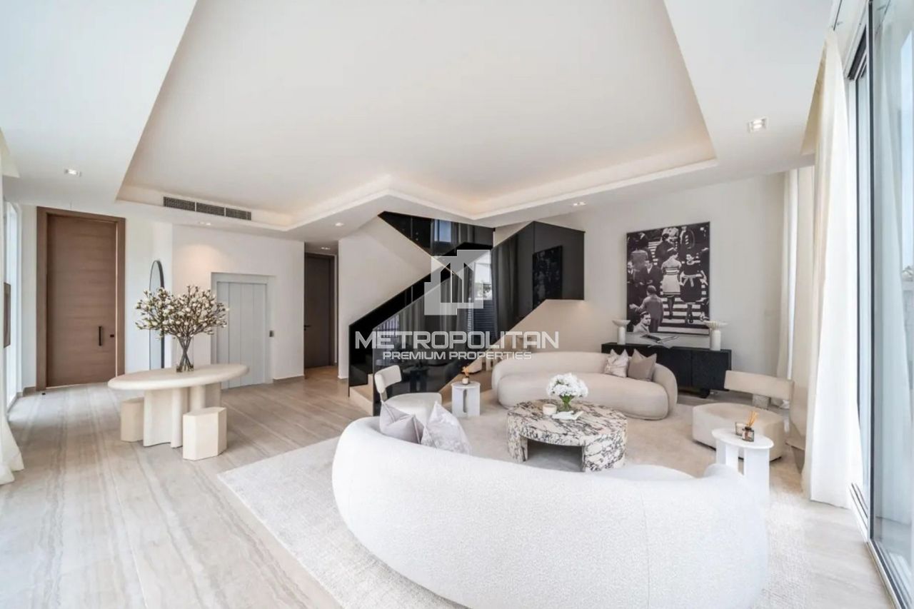 Villa à Dubaï, EAU, 180 m² - image 1