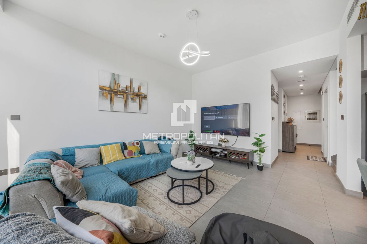 Townhouse in Dubai, UAE, 193 m² - picture 2