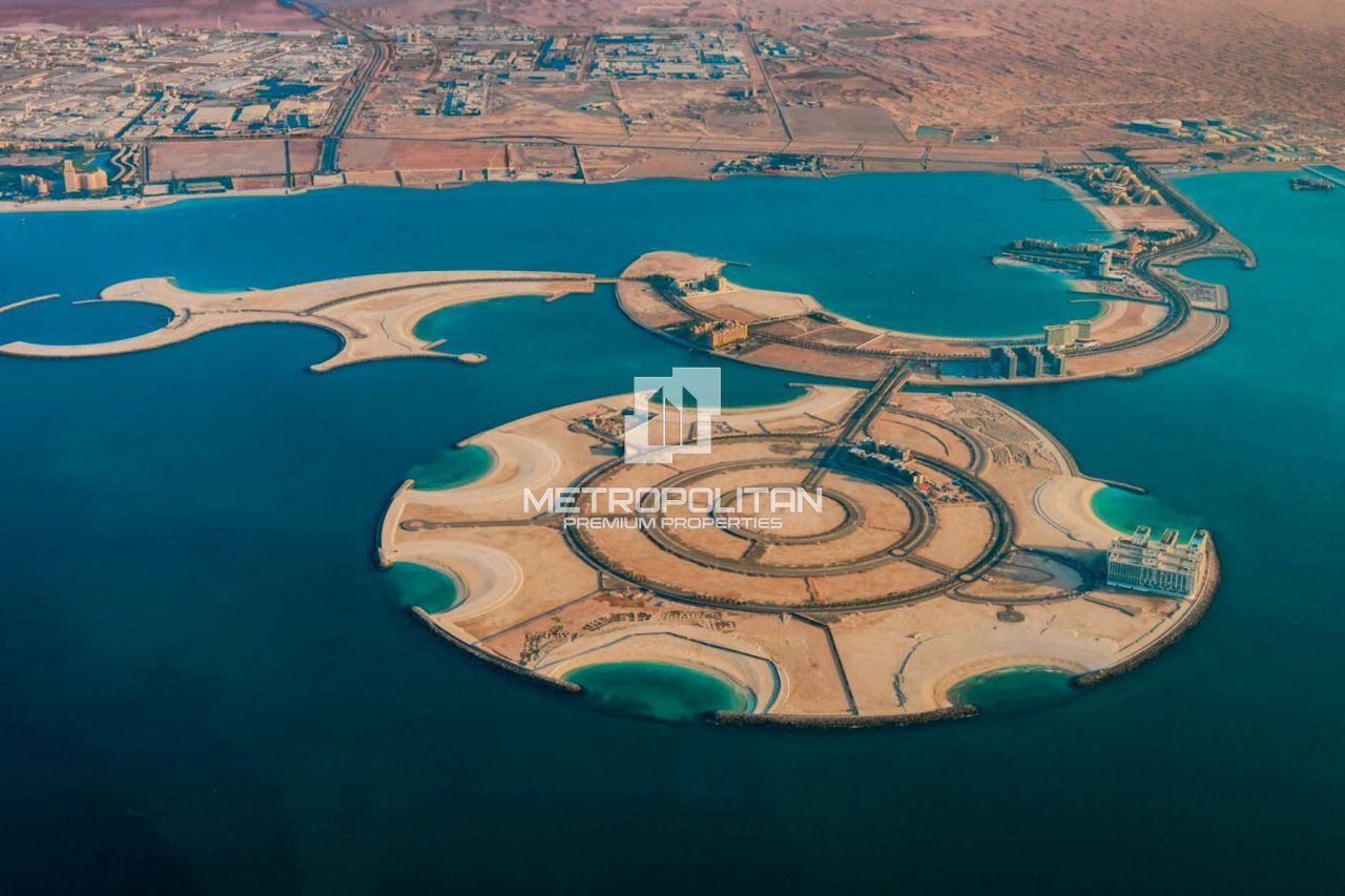 Land in Ras al-Khaimah, UAE, 13 378 m² - picture 6