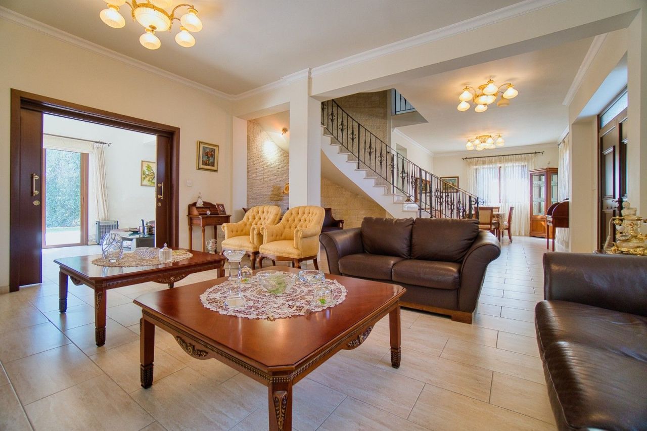 Villa à Limassol, Chypre, 300 m² - image 1