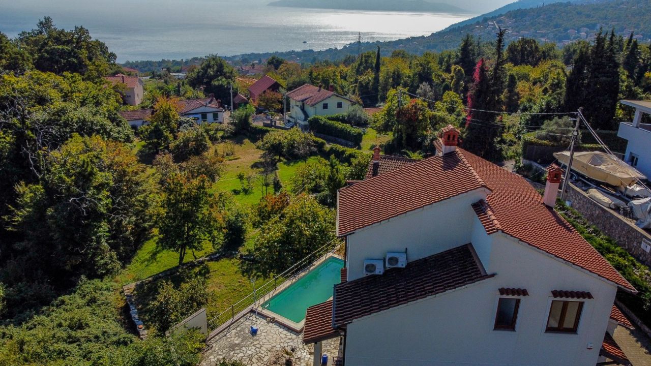 Villa a Opatija, Croazia, 120 m² - foto 2