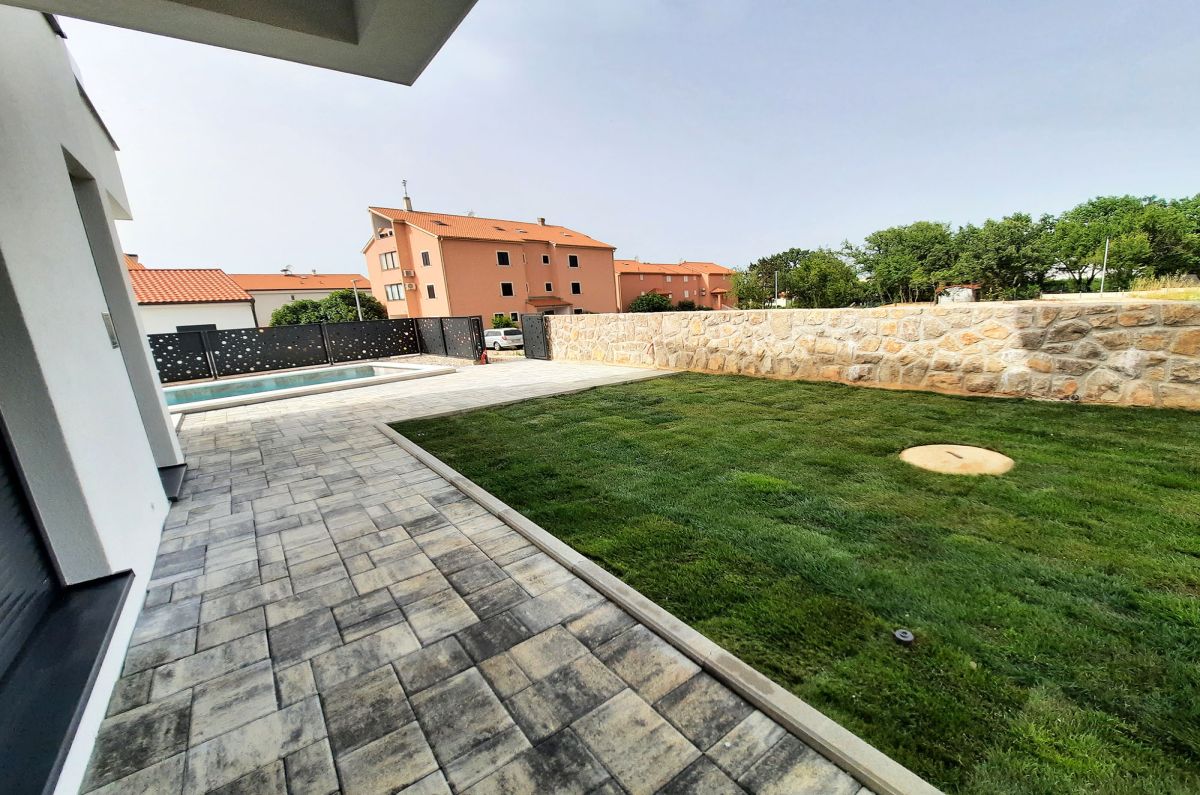 Villa in Malinska-Dubasnica, Croatia, 160 m² - picture 5