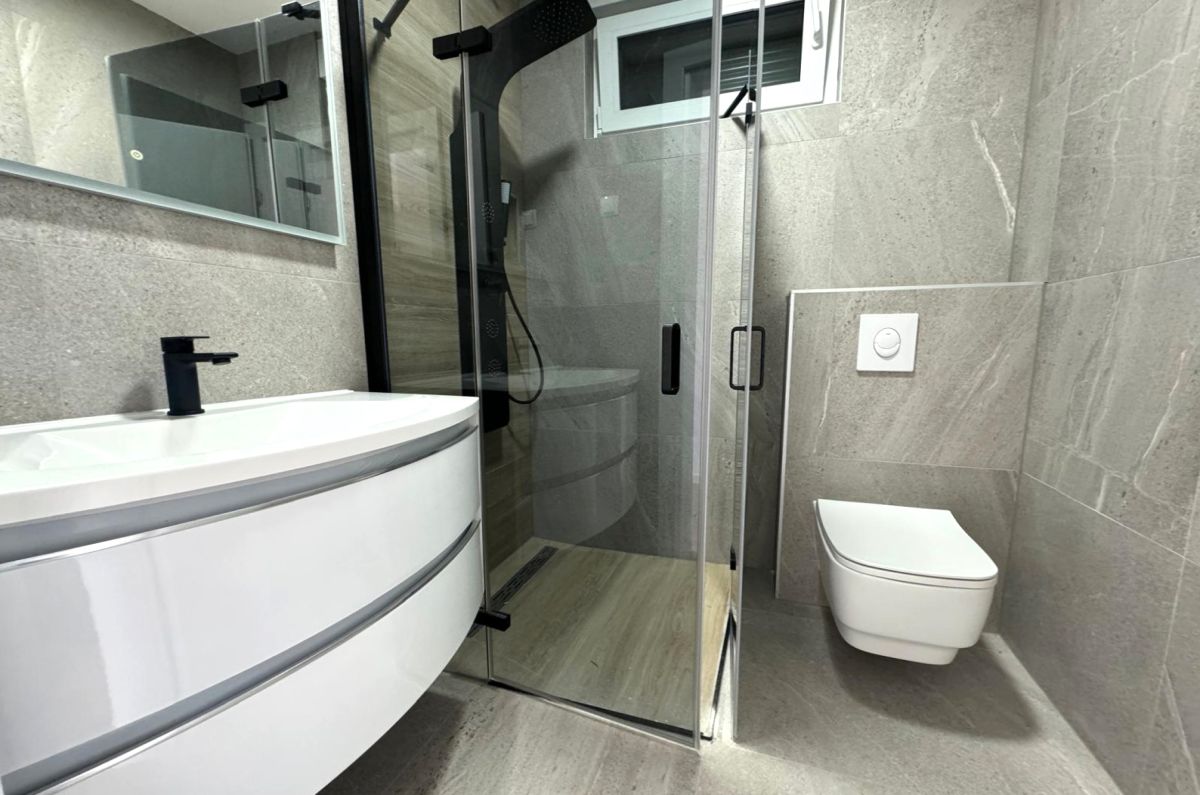 Villa in Malinska-Dubasnica, Croatia, 160 m² - picture 15