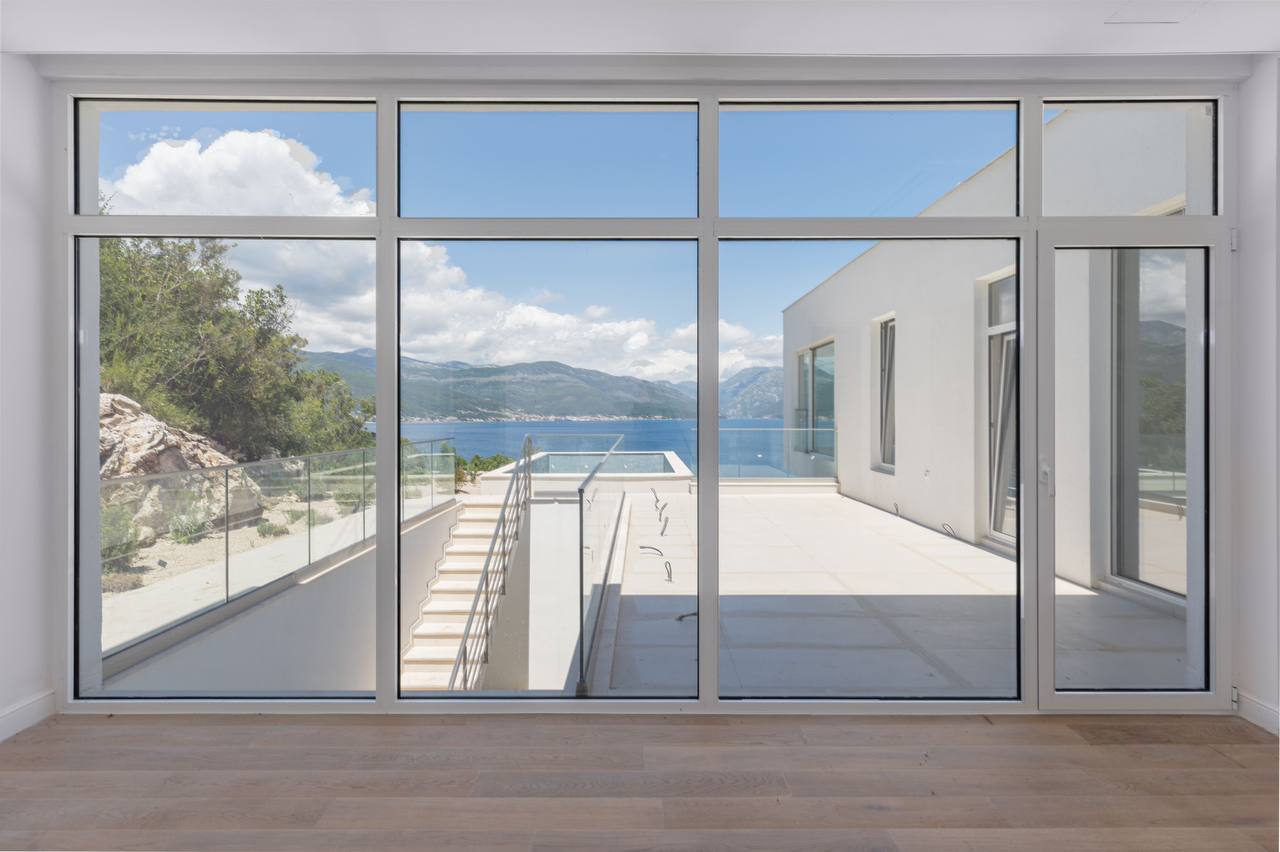 Villa in Herceg-Novi, Montenegro, 328 m² - picture 8