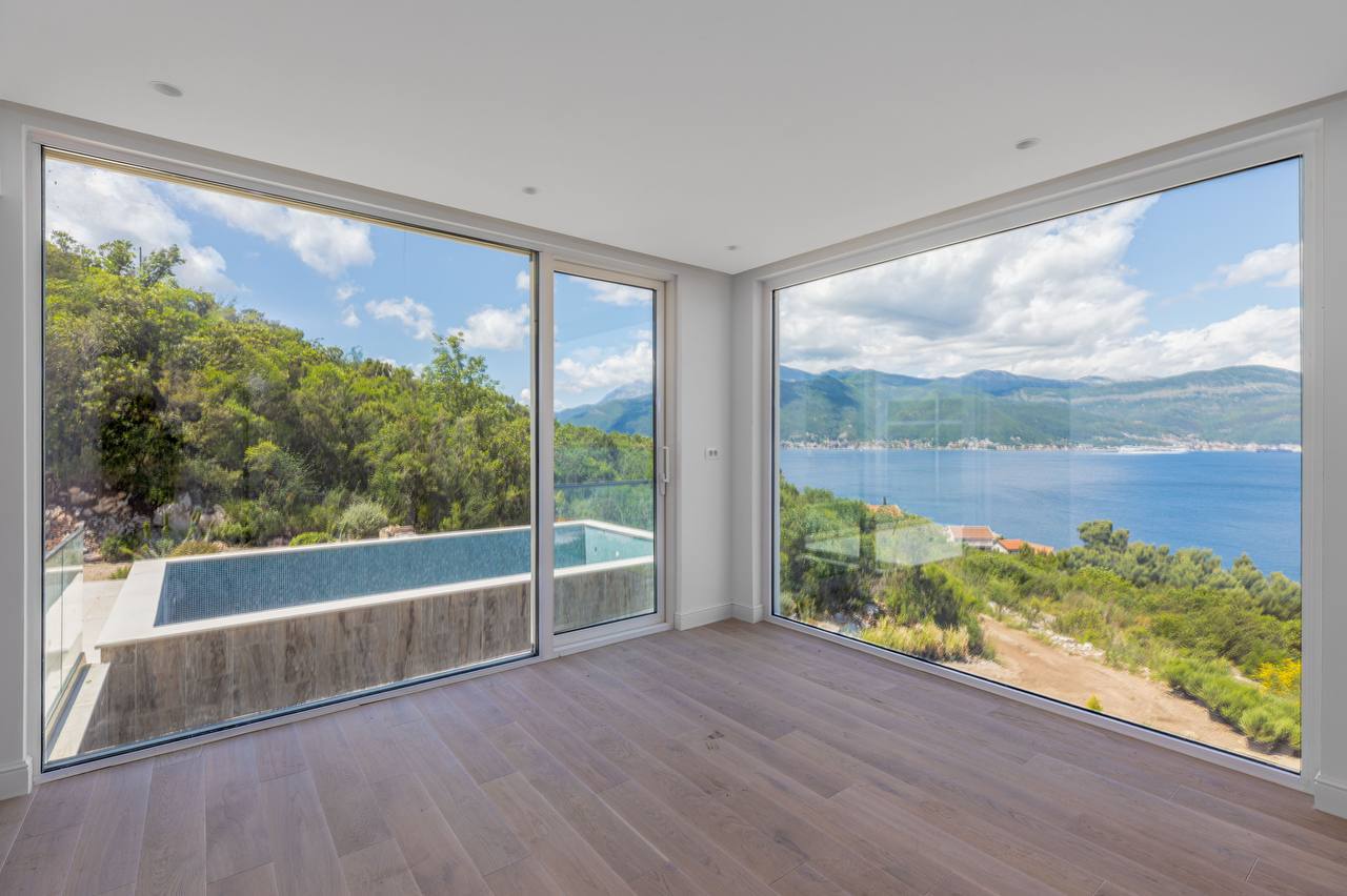 Villa in Herceg-Novi, Montenegro, 328 m² - picture 2