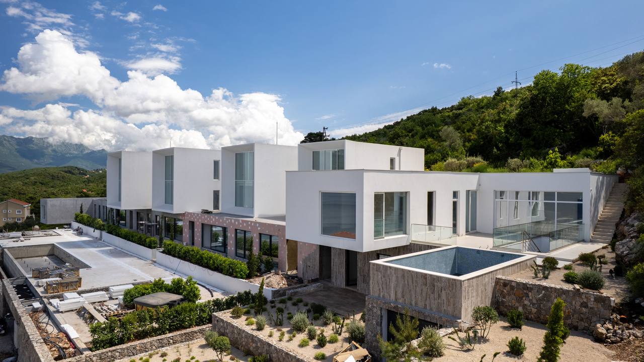 Villa in Herceg-Novi, Montenegro, 328 m² - picture 3