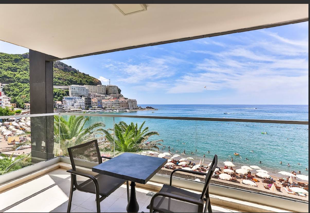 Wohnung in Rafailovici, Montenegro, 107 m² - Foto 1