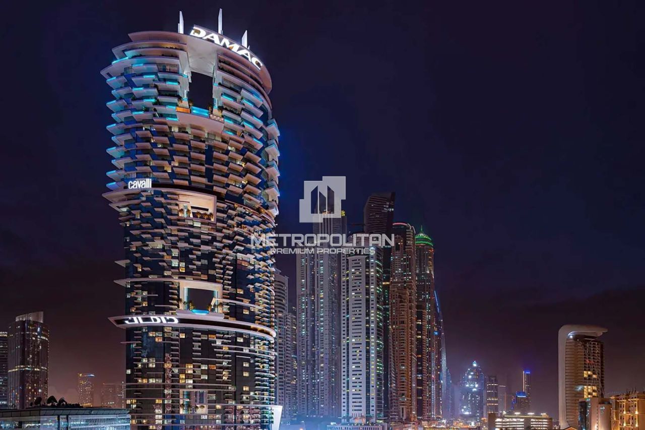 Apartment in Dubai, UAE, 154 m² - picture 1