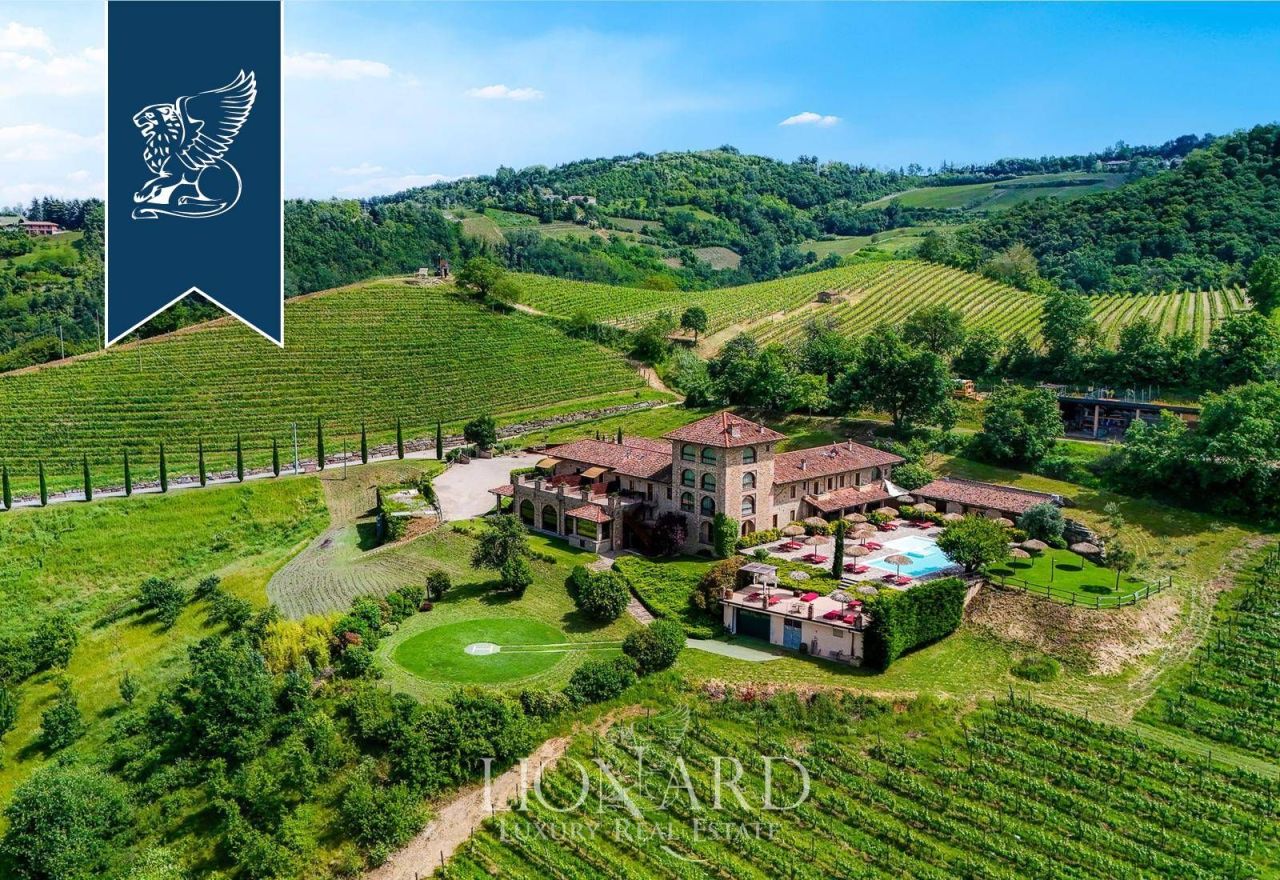 Hotel, albergo ad Asti, Italia, 1 500 m² - foto 1