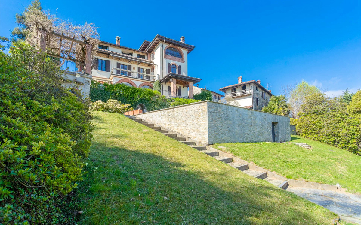 House in province of Verbano-Cusio-Ossola, Italy, 417 m² - picture 11