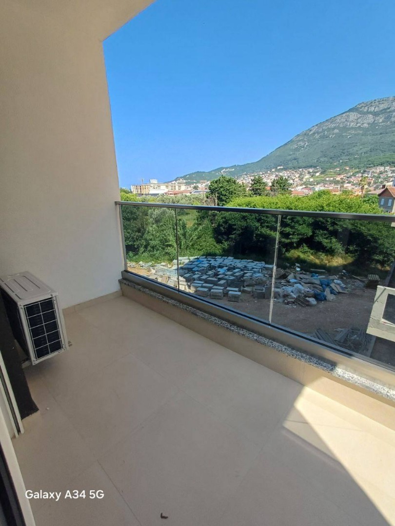 Flat in Bar, Montenegro, 36 m² - picture 3