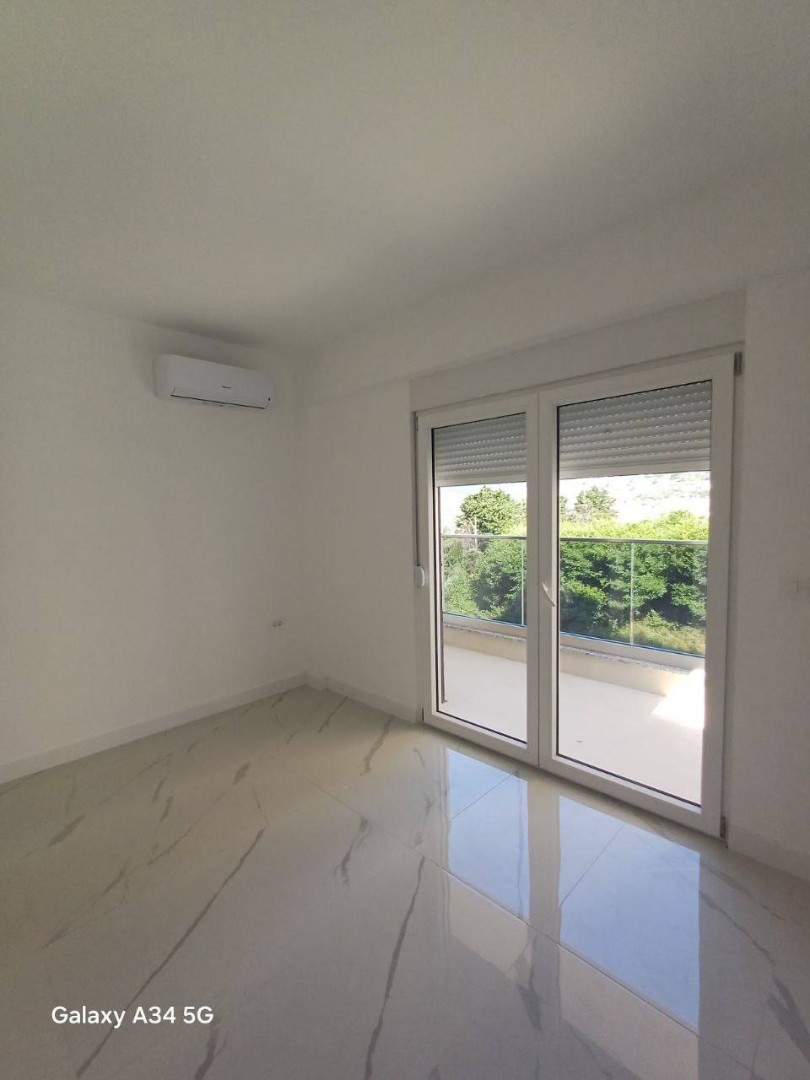 Flat in Bar, Montenegro, 36 m² - picture 6