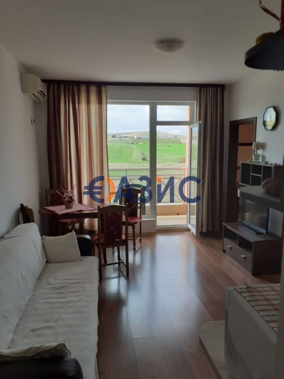 Appartement à Slantchev Briag, Bulgarie, 70 m² - image 1