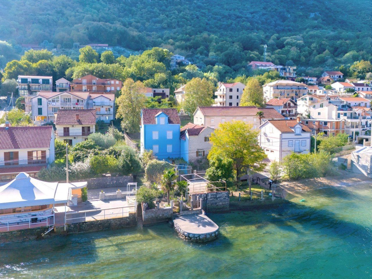 Villa in Stoliv, Montenegro, 300 m² - picture 1