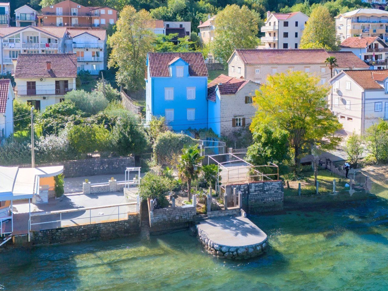 Villa in Stoliv, Montenegro, 300 m² - picture 2