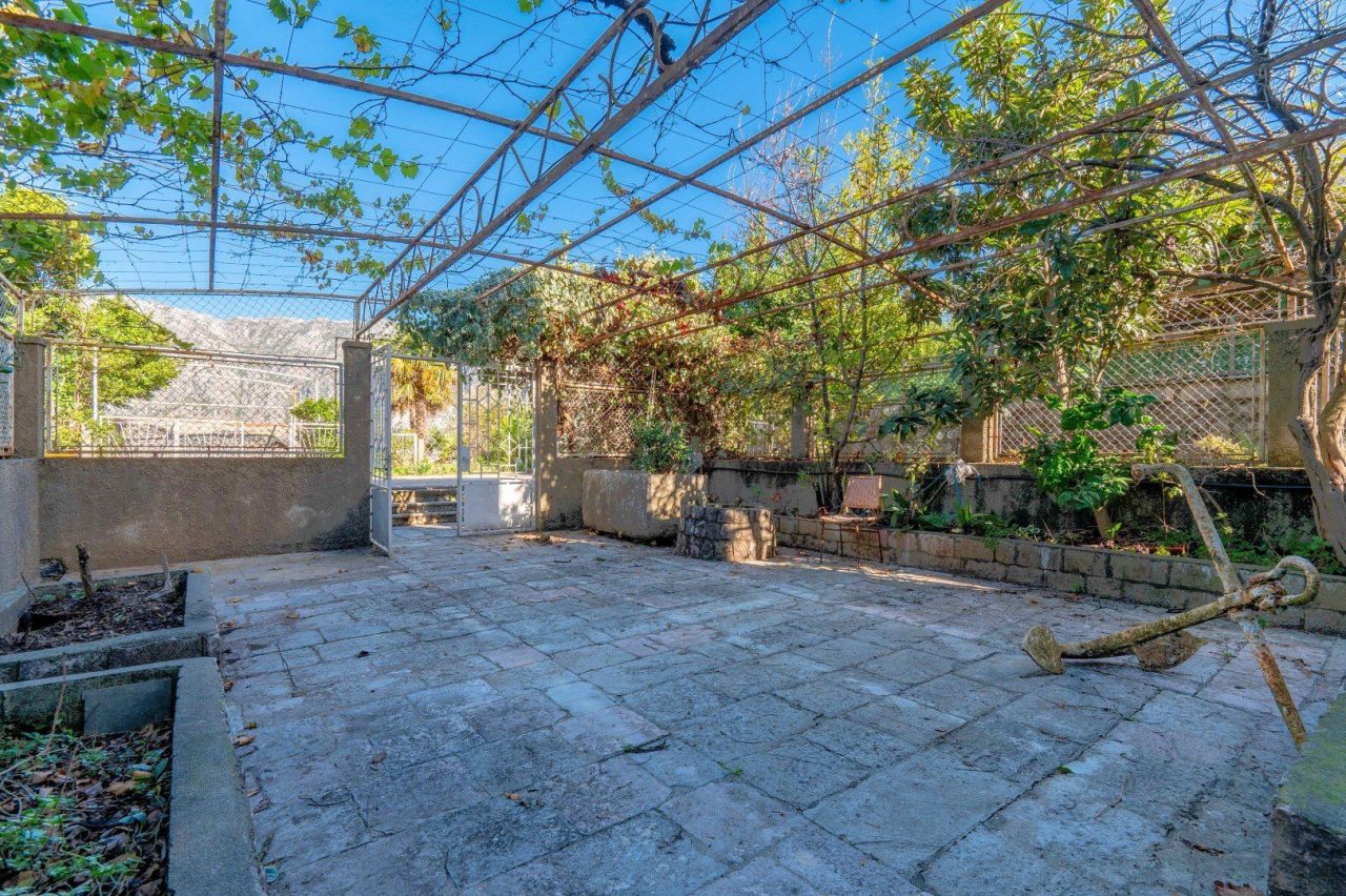 Villa in Stoliv, Montenegro, 300 m² - picture 5