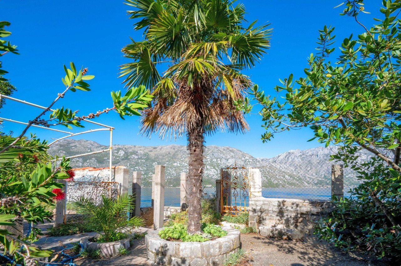 Villa in Stoliv, Montenegro, 300 m² - picture 6