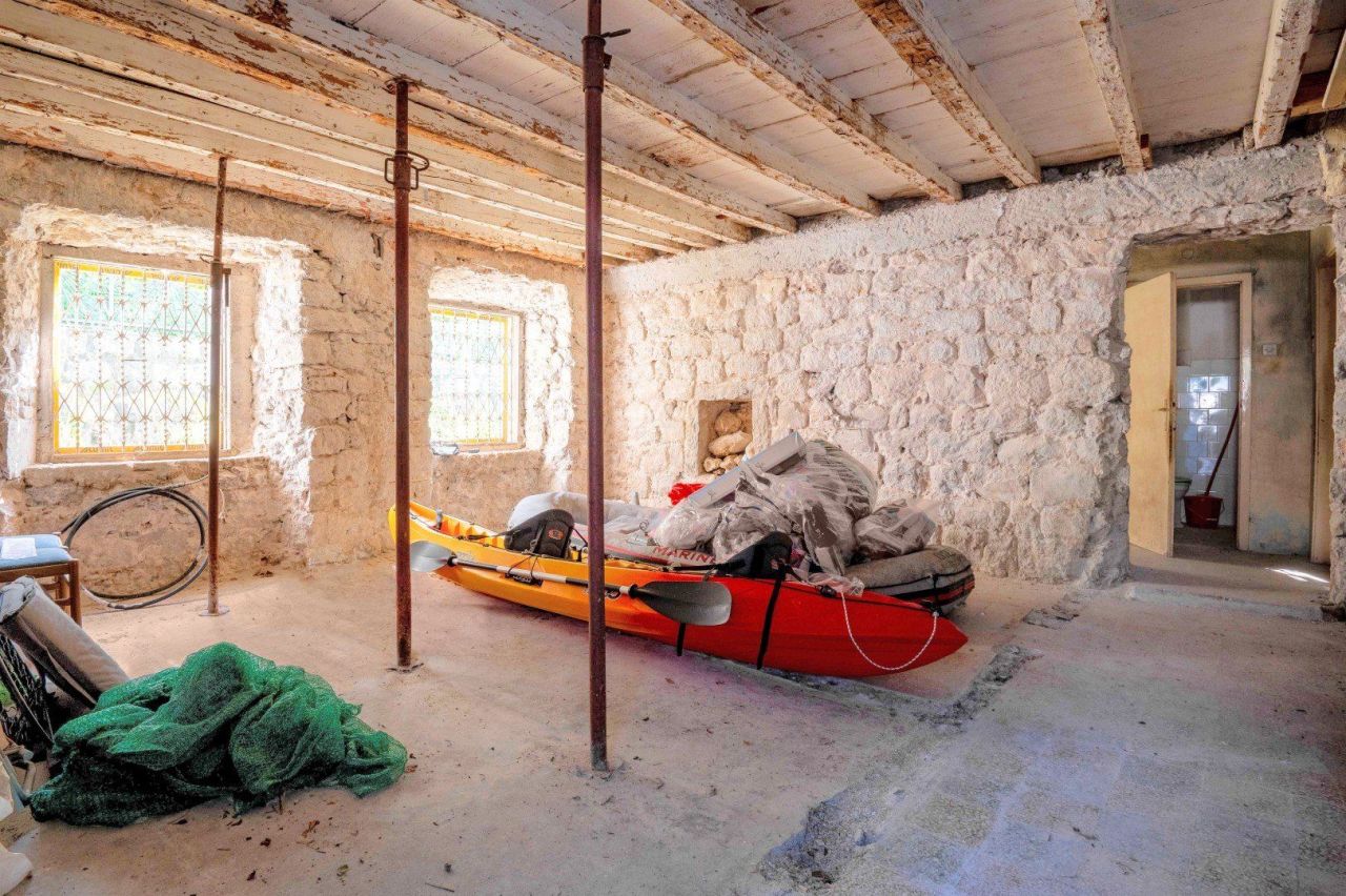 Villa in Stoliv, Montenegro, 300 m² - picture 10