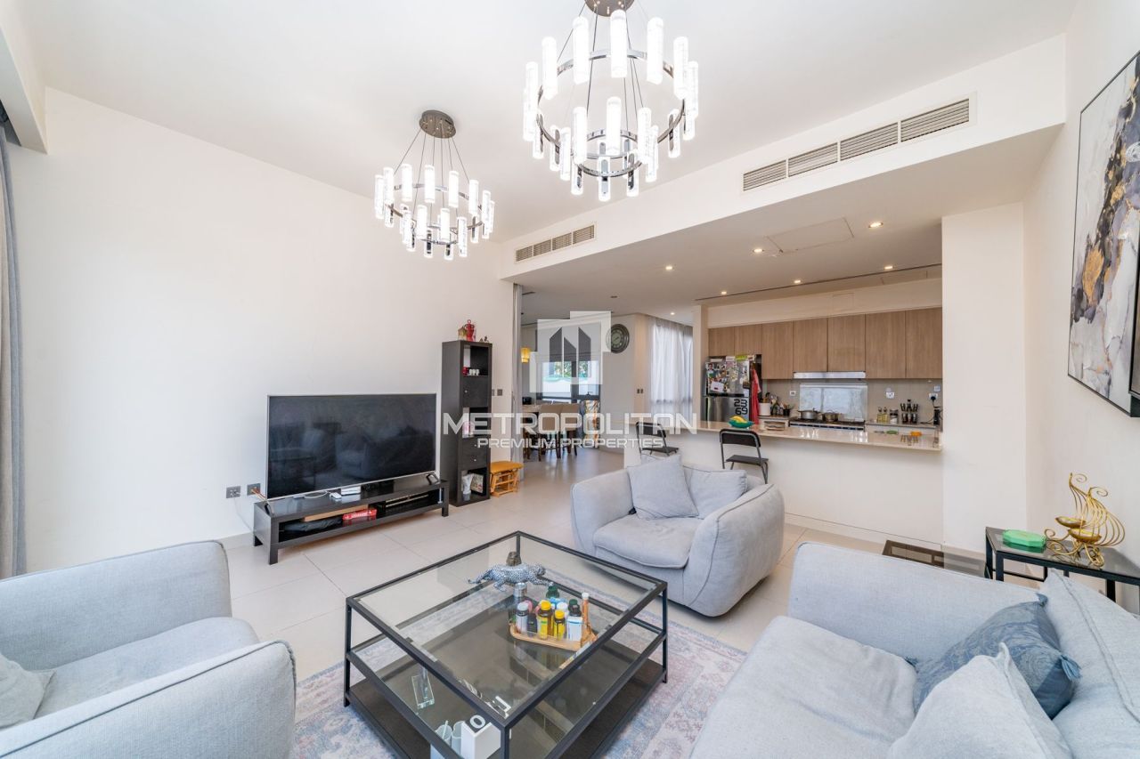 Villa in Dubai, UAE, 292 m² - picture 2