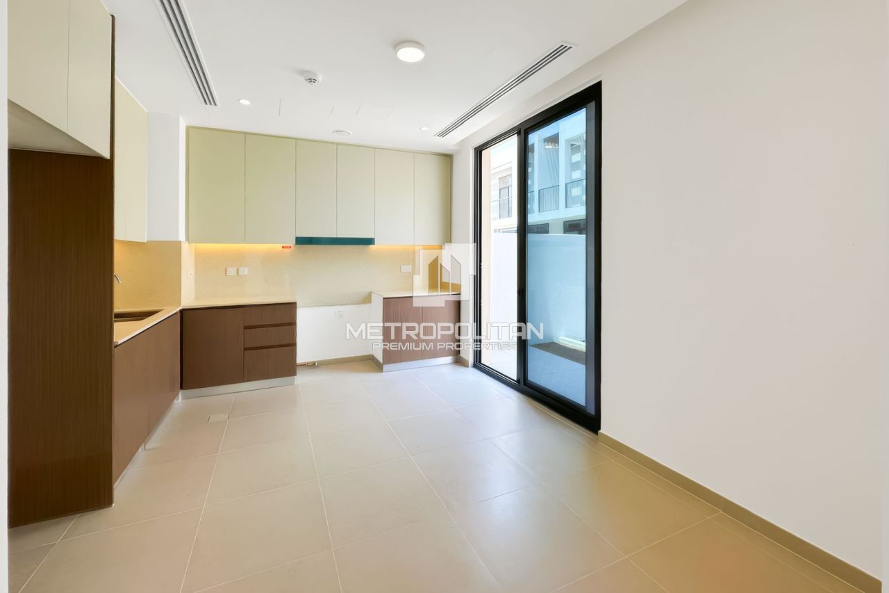 Townhouse in Dubai, UAE, 253 m² - picture 3