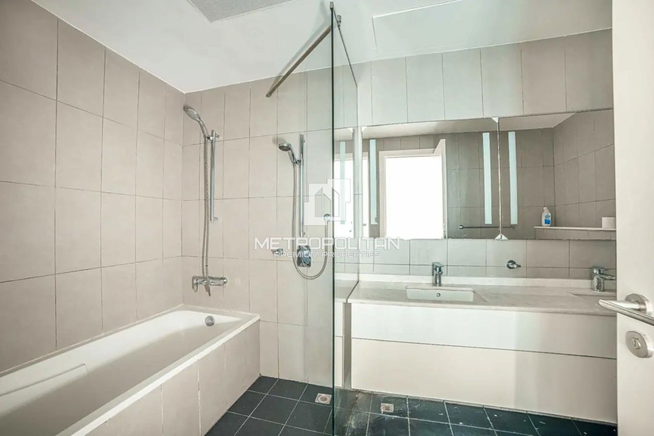 Apartment in Dubai, UAE, 138 m² - picture 12