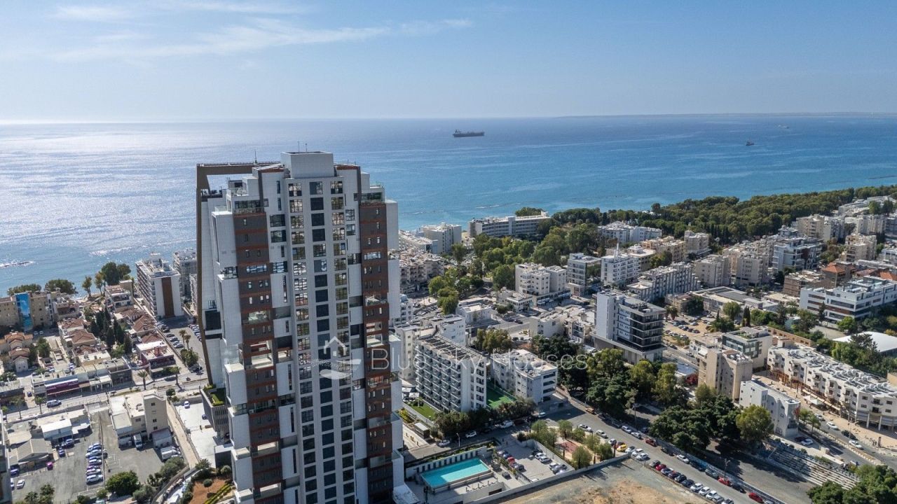 Apartment in Limassol, Cyprus, 212 m² - picture 1