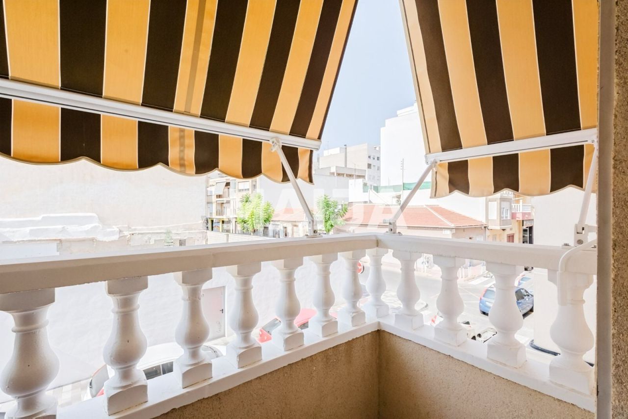 Apartment in Torrevieja, Spain, 37 m² - picture 1