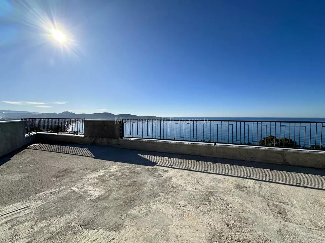 Casa en el Bar, Montenegro, 300 m² - imagen 1