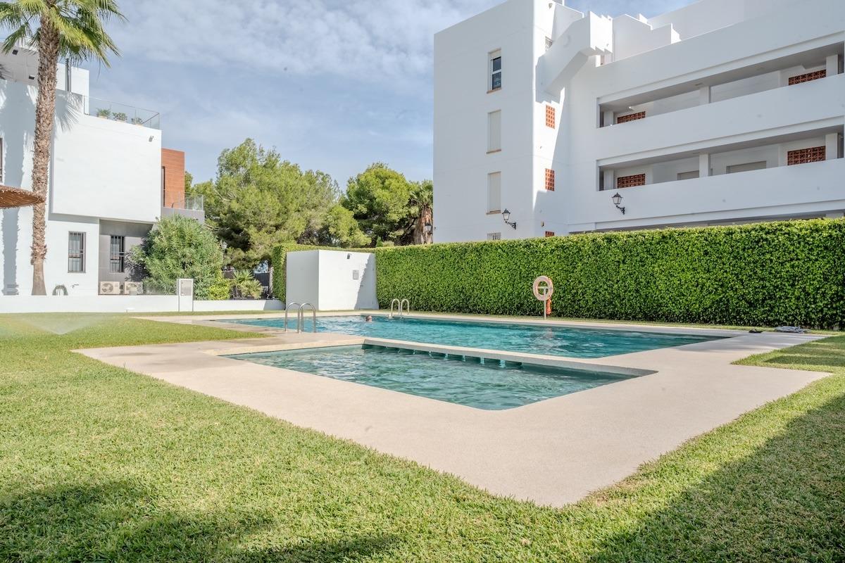 Maison à Orihuela Costa, Espagne, 61 m² - image 2