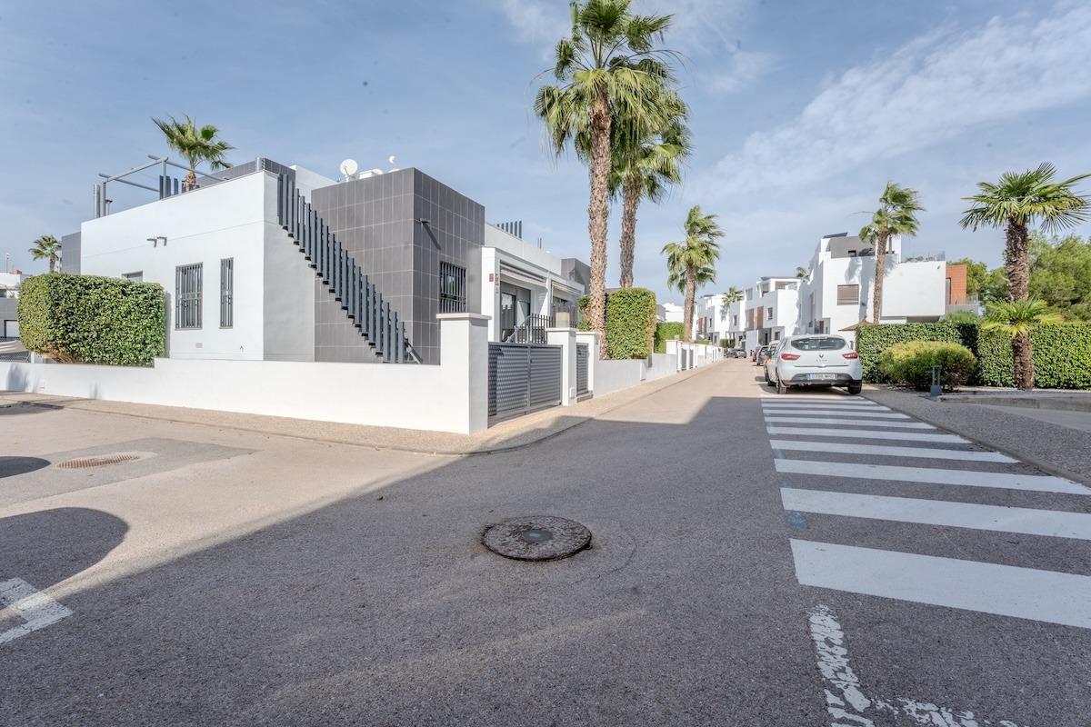 Maison à Orihuela Costa, Espagne, 61 m² - image 18