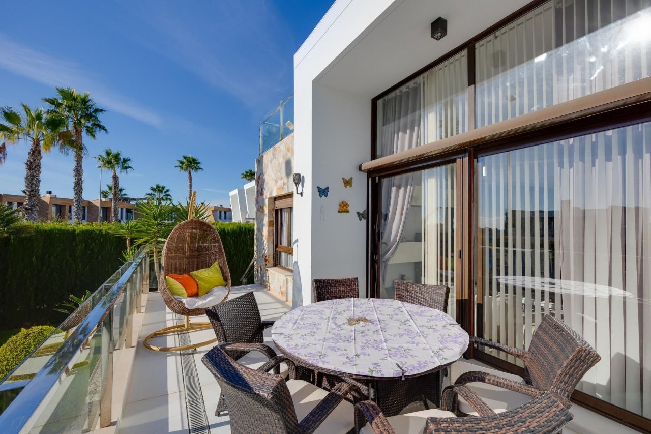 Casa en Orihuela Costa, España, 98 m² - imagen 2