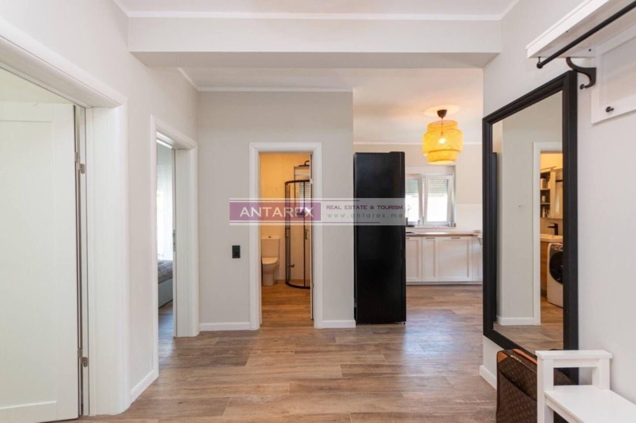 Apartment in Denovici, Montenegro, 52 m² - picture 9