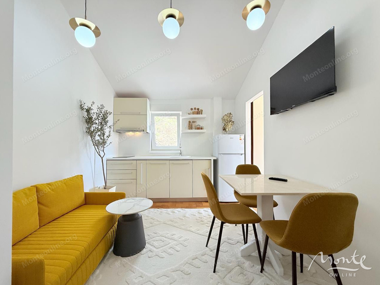 Apartment in Petrovac, Montenegro, 26 m² - picture 2