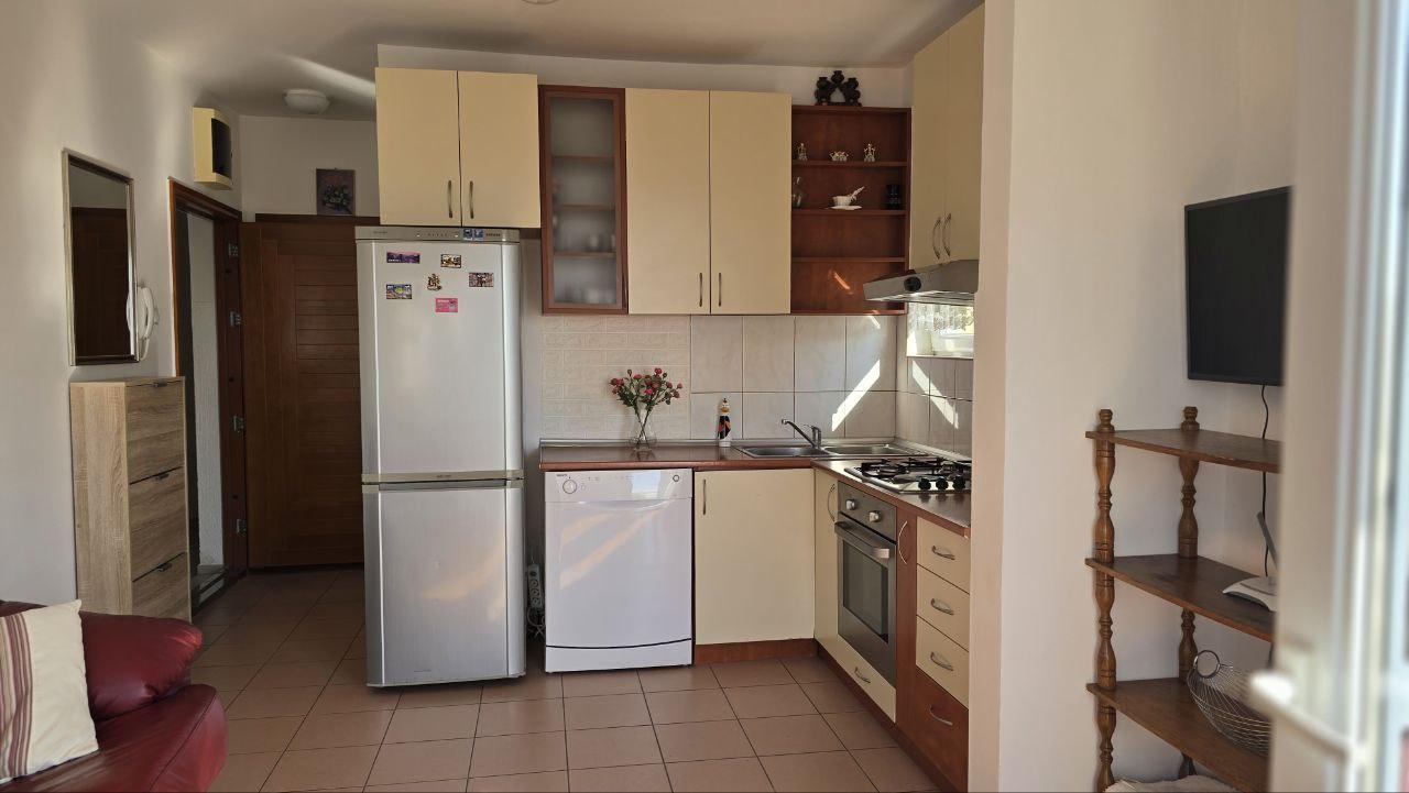 Flat in Petrovac, Montenegro, 44 m² - picture 6