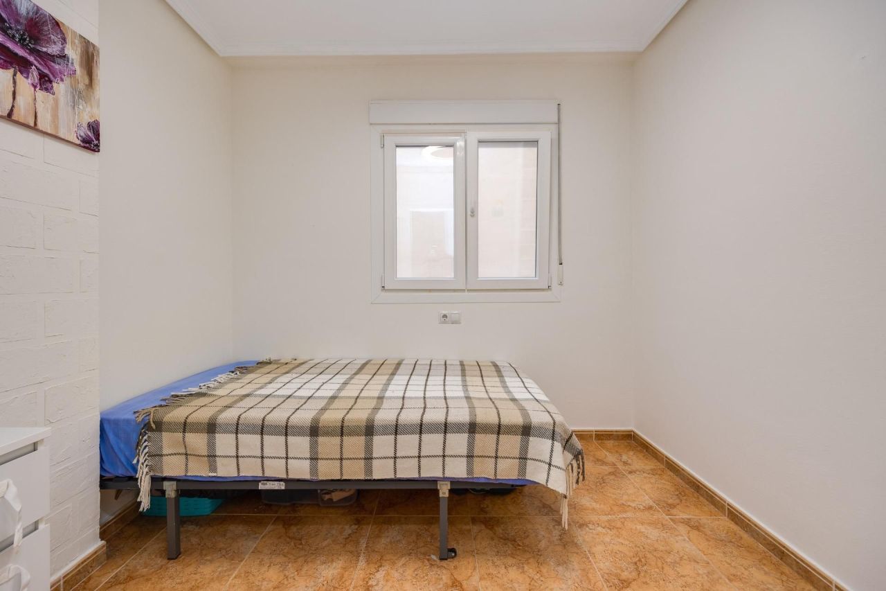 Piso en Torrevieja, España, 60 m² - imagen 13