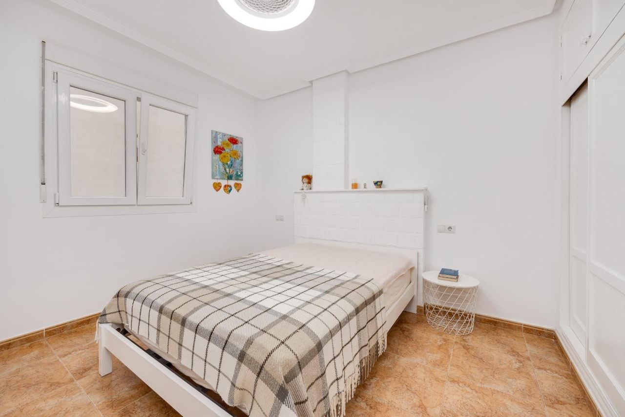 Piso en Torrevieja, España, 60 m² - imagen 7