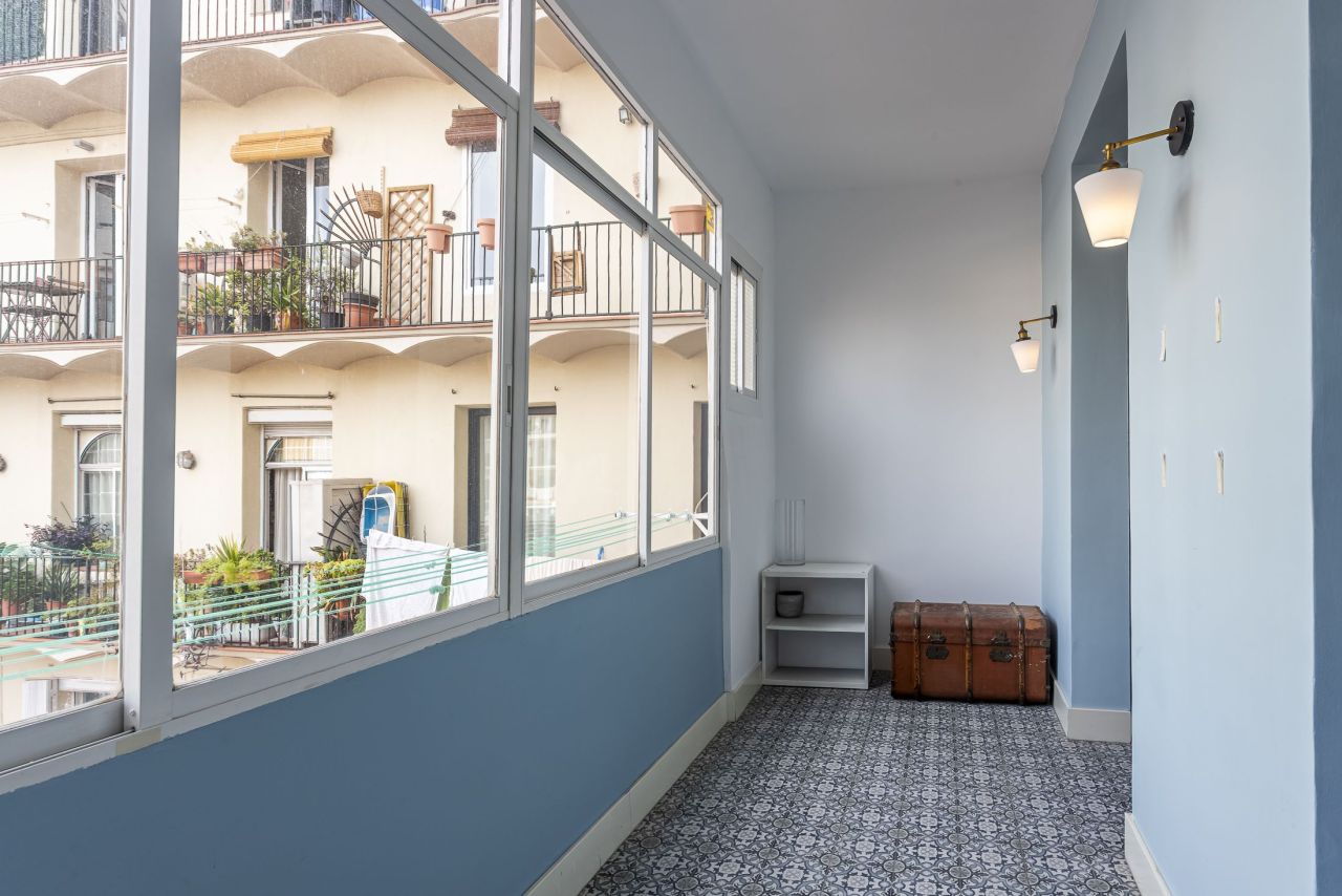 Flat in Barcelona, Spain, 94 m² - picture 4