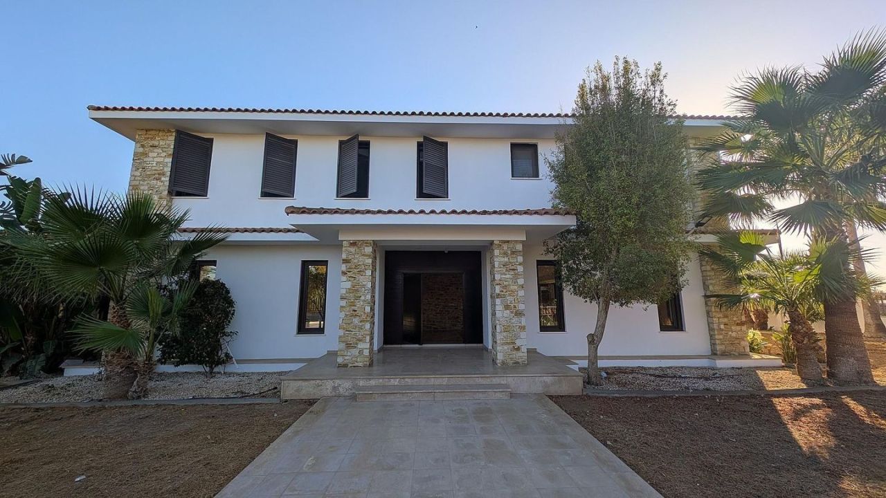 Villa à Larnaca, Chypre, 430 m² - image 1