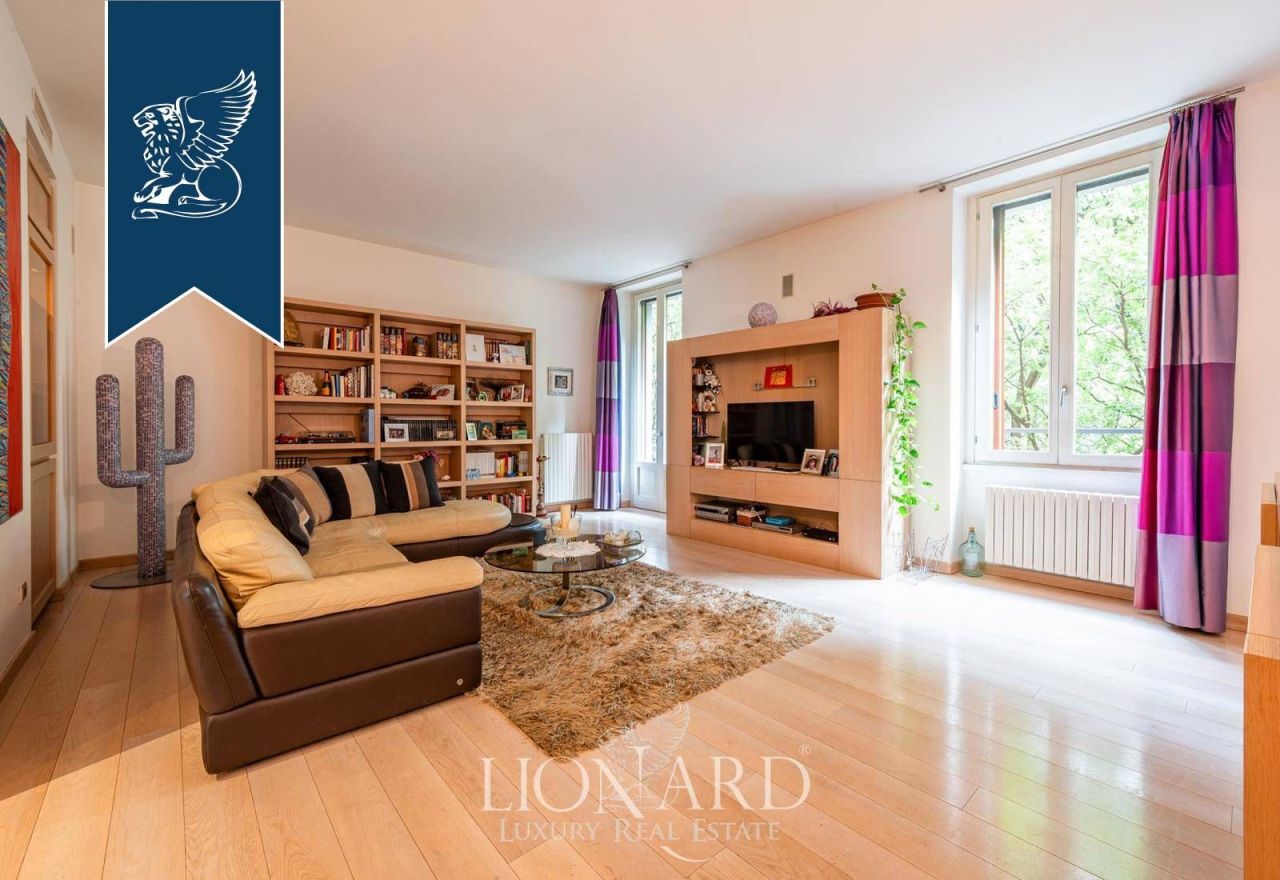 Apartment in Milan, Italy, 220 m² - picture 1
