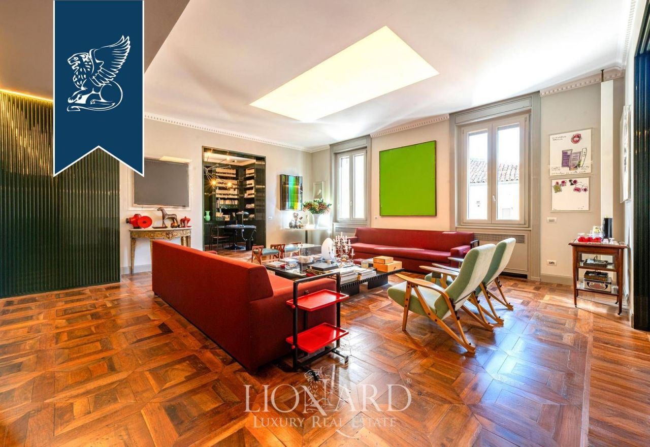 Apartment in Milan, Italy, 236 m² - picture 1