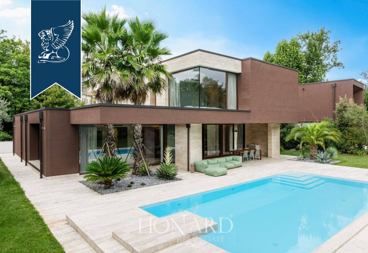 Villa à Padoue, Italie, 350 m² - image 1