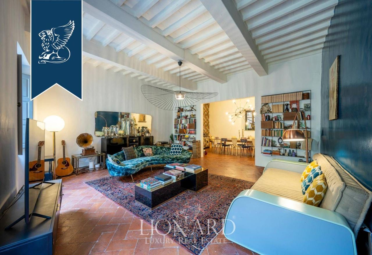 Haus in Arezzo, Italien, 380 m² - Foto 1