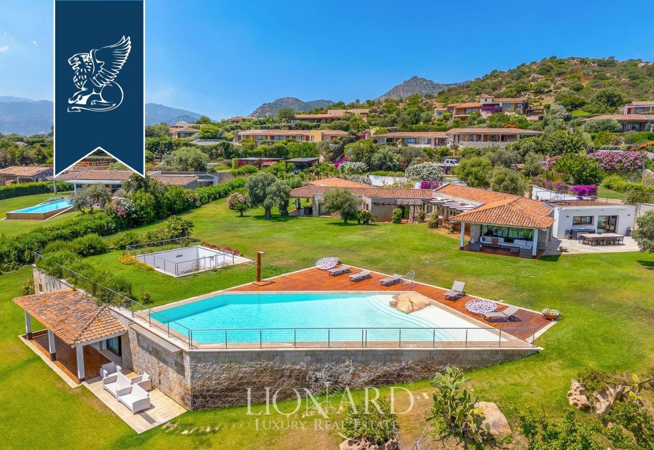 Villa en San Teodoro, Italia, 950 m² - imagen 2