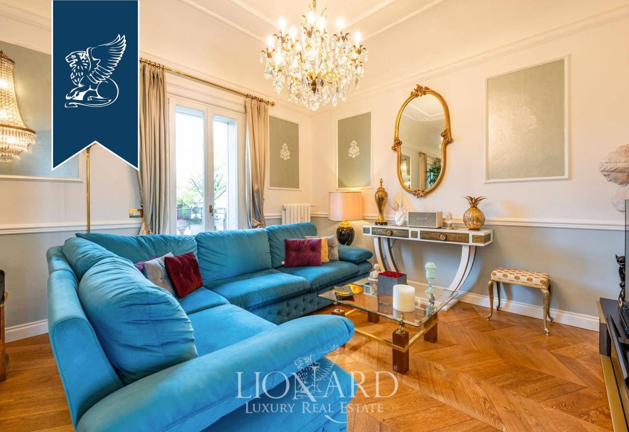 Apartment in Milan, Italy, 240 m² - picture 3