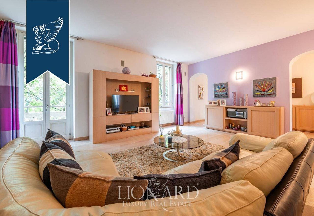 Apartment in Milan, Italy, 220 m² - picture 3
