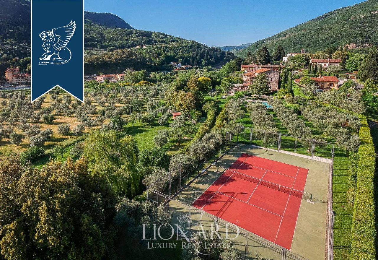 Villa en Prato, Italia, 600 m² - imagen 4