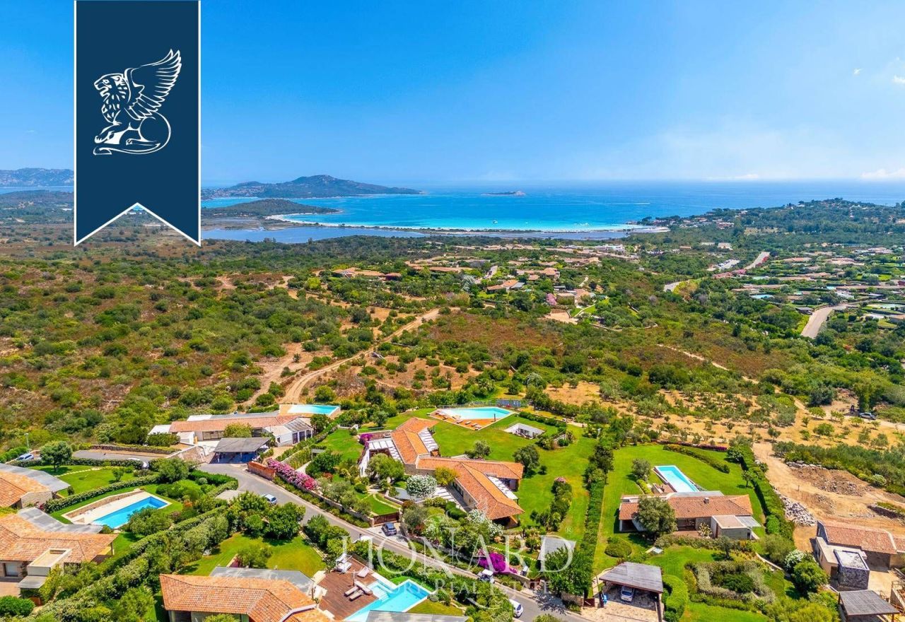 Villa en San Teodoro, Italia, 950 m² - imagen 4