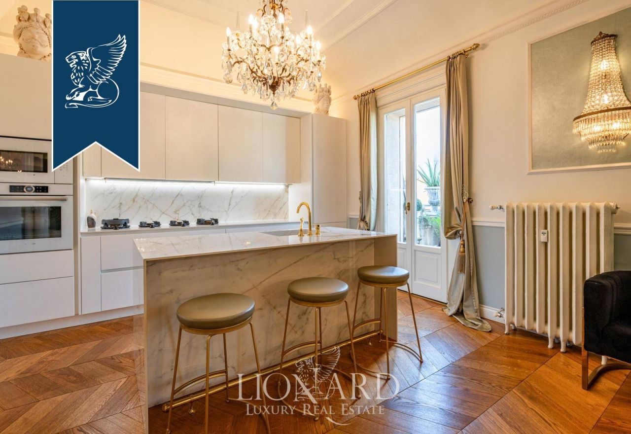 Apartment in Milan, Italy, 240 m² - picture 5